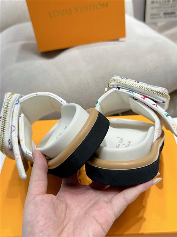 20251128184545208 210